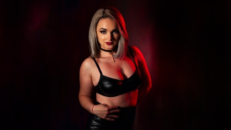 EllianaReese