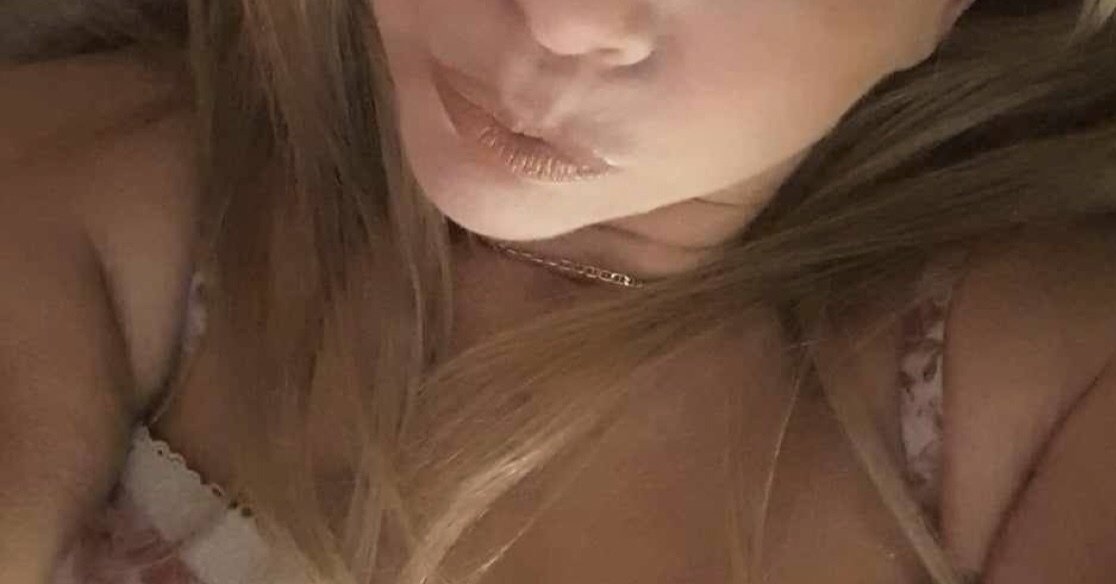 Elly49
