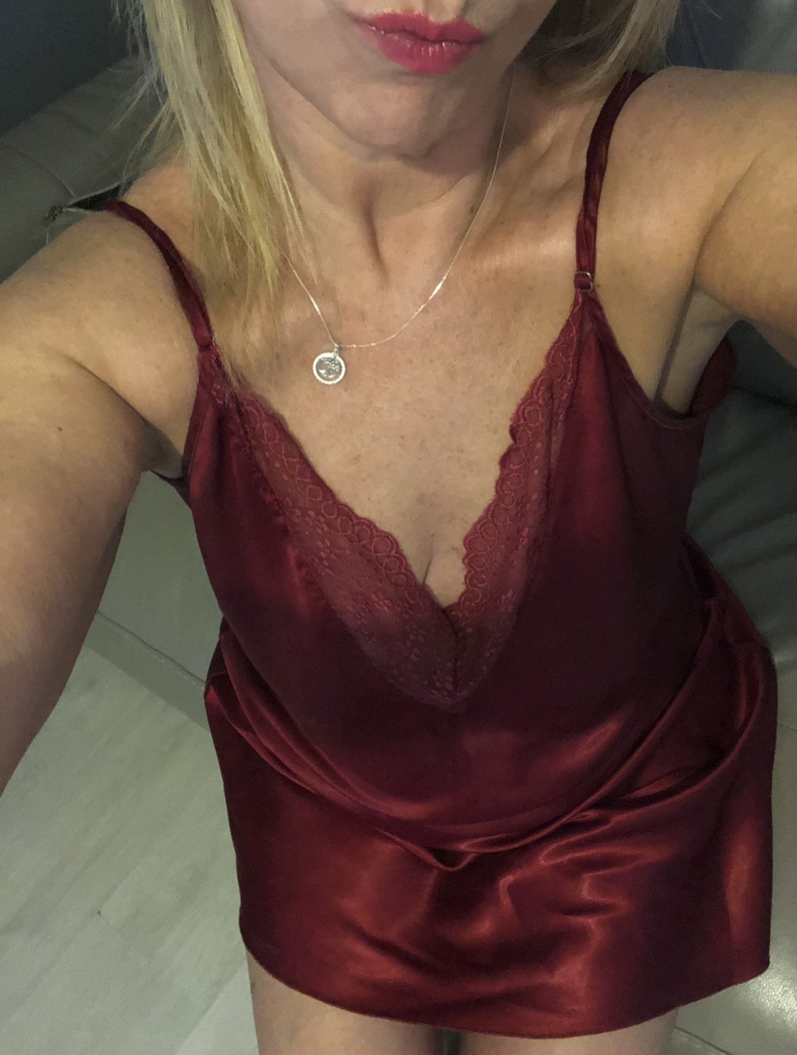 Elly49