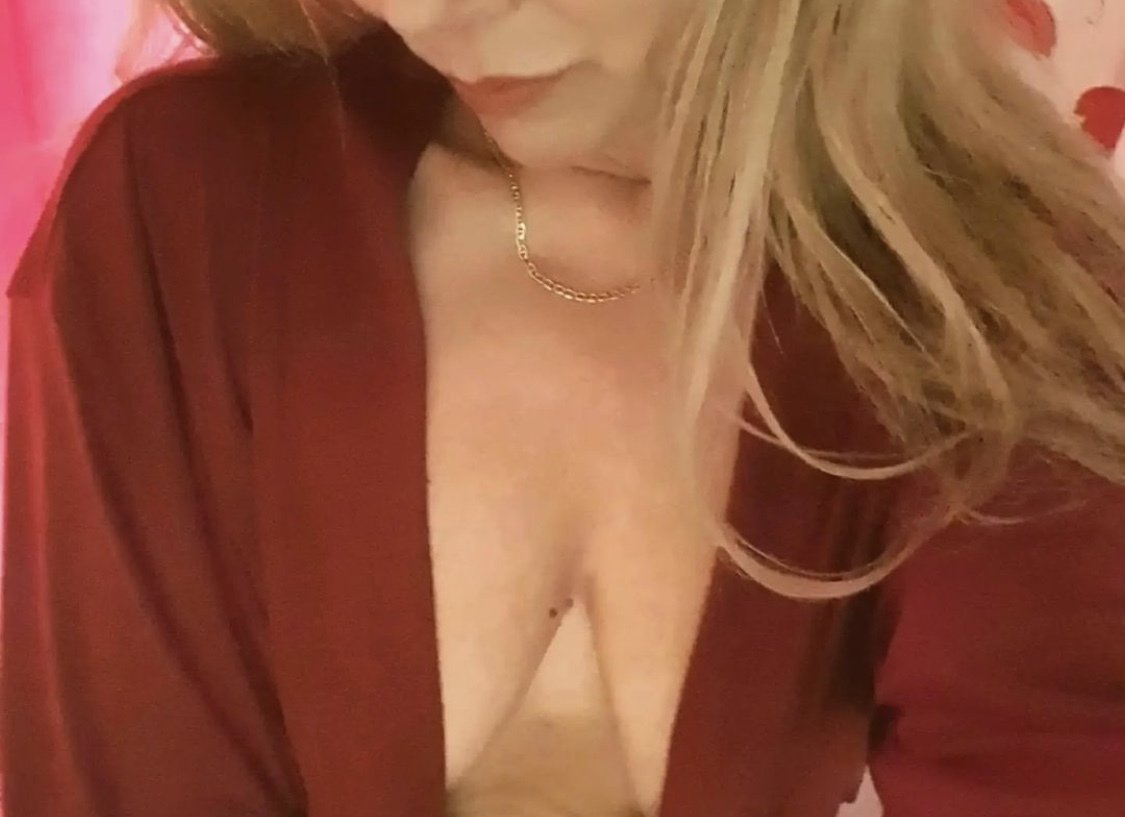elly49 from Jerkmate
