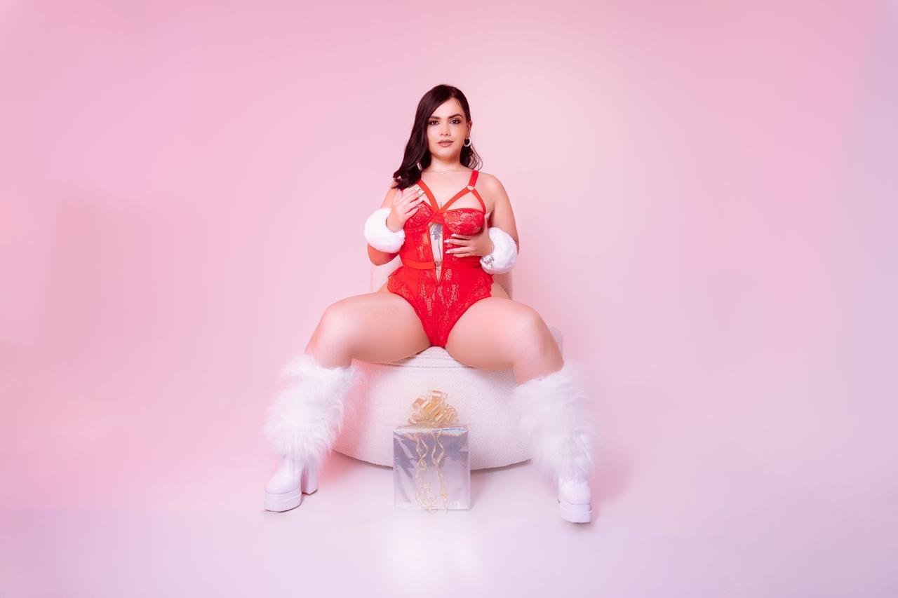 emiliasscoty from Jerkmate