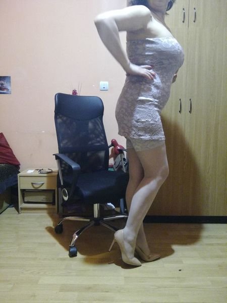EvelyneFlirtyMilf