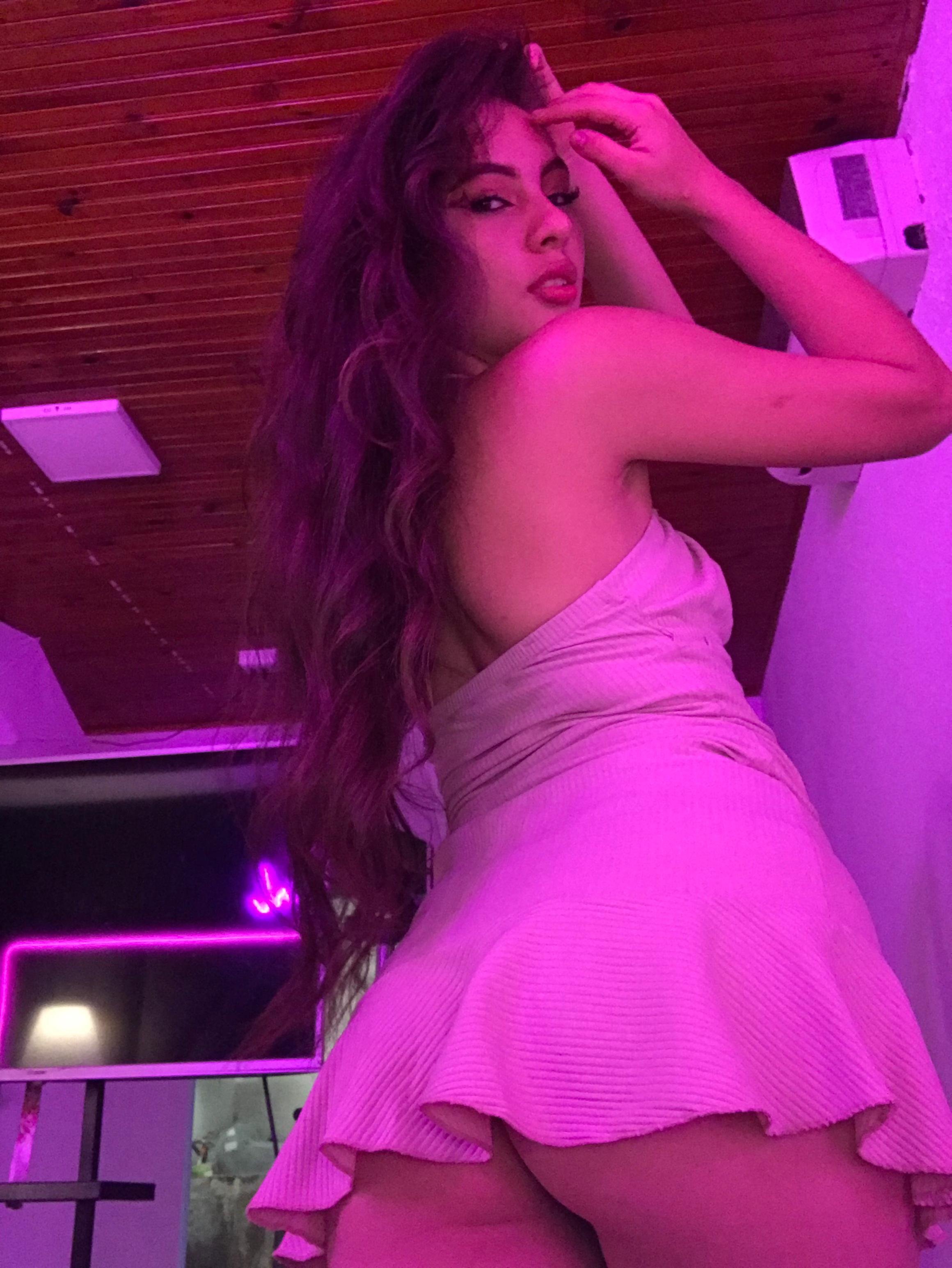 Greta_Petite