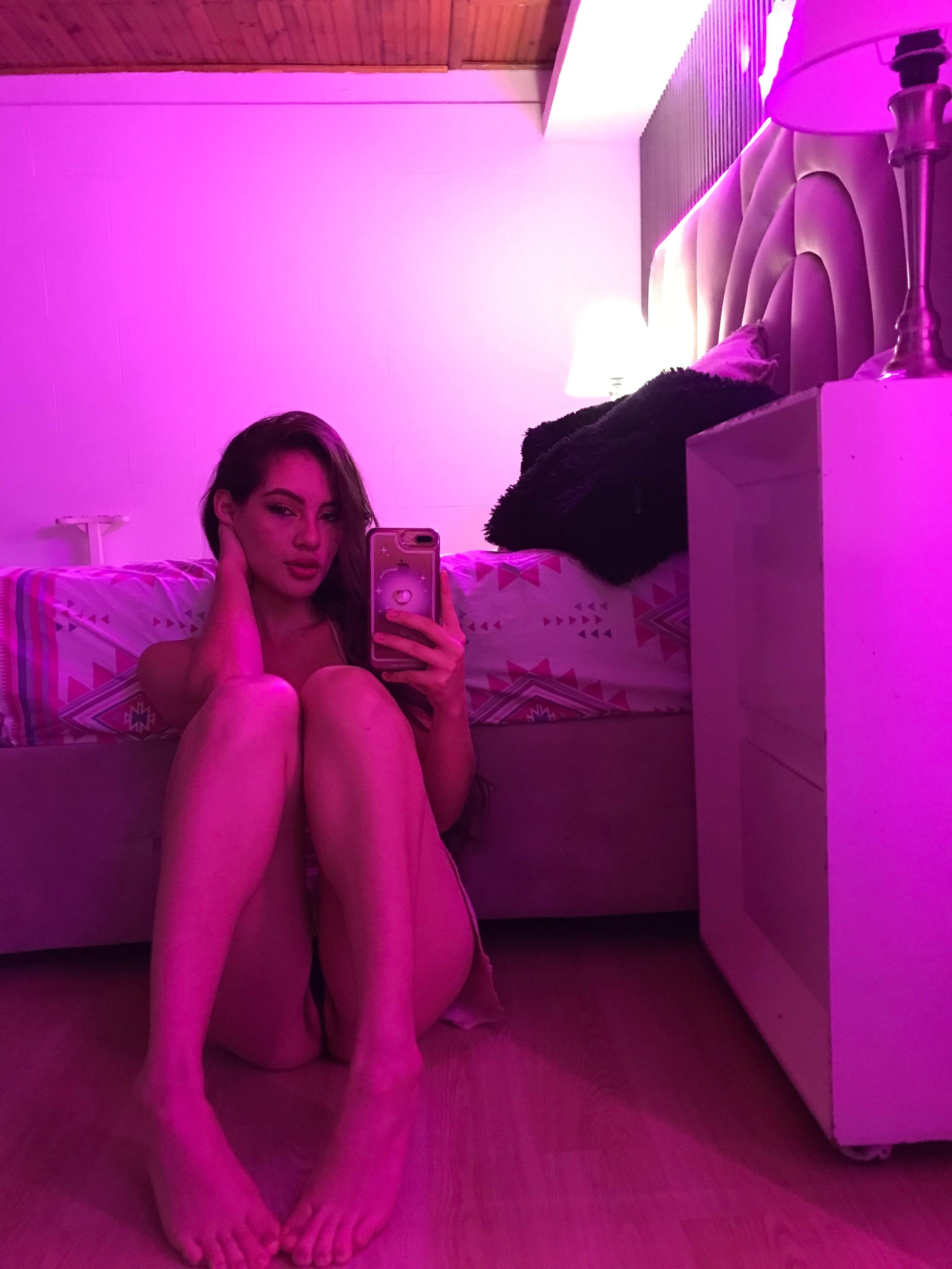 Greta_Petite