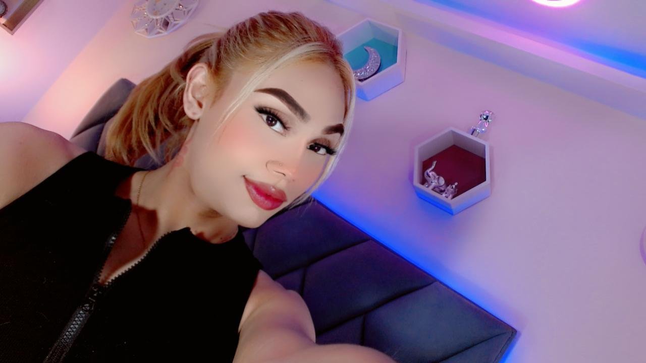 Hally_Hott