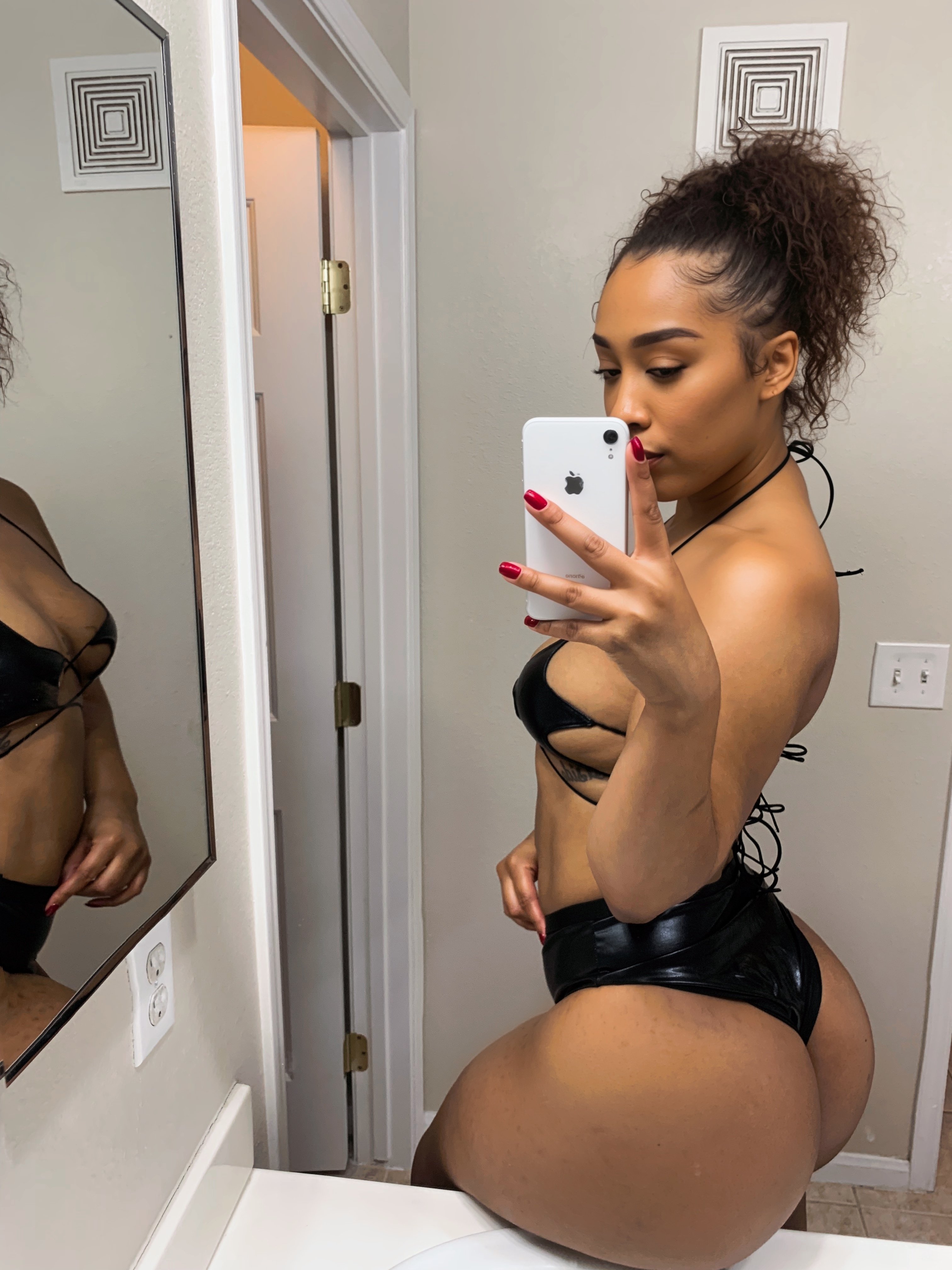 heyjezelle from Jerkmate
