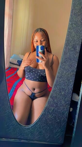 HotSmallTitz