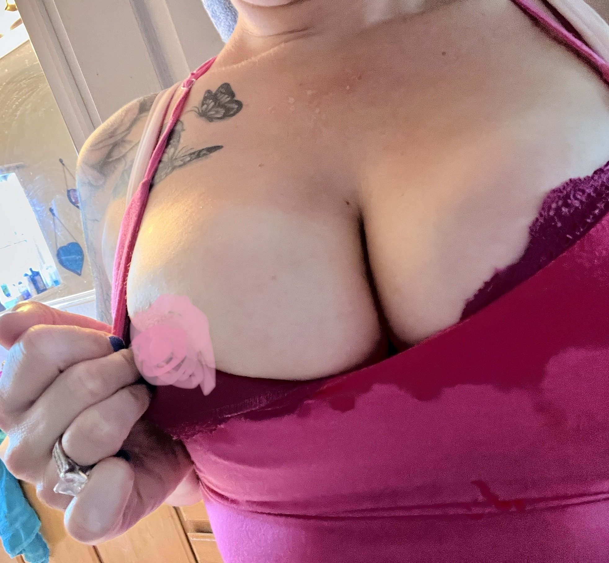 hottyhousewife18 from Jerkmate