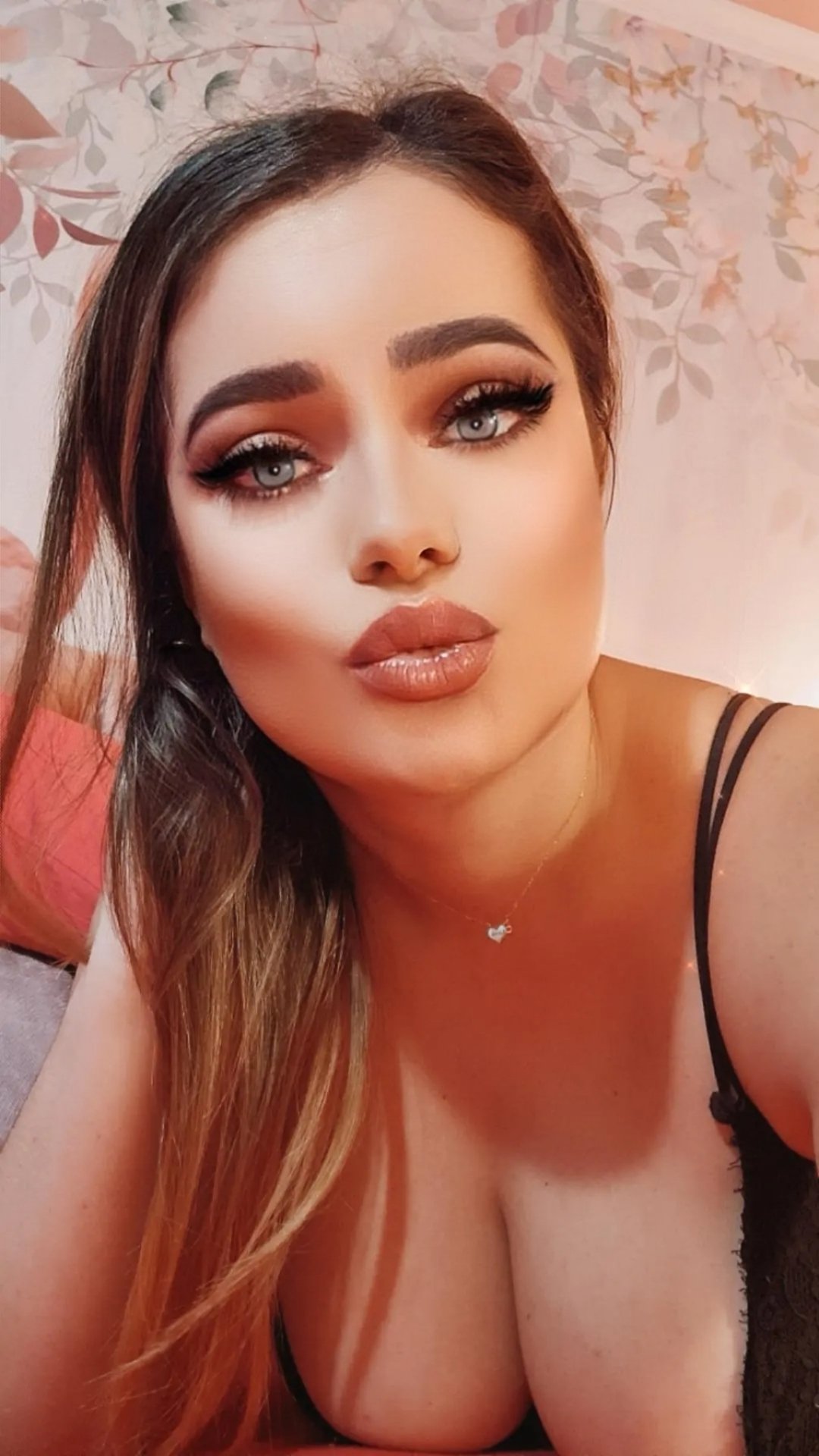 ivydean from Jerkmate