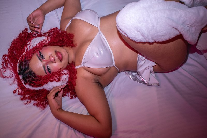 idunbrunette from Jerkmate