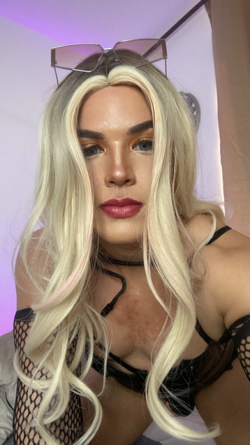 Isabella_Hilton