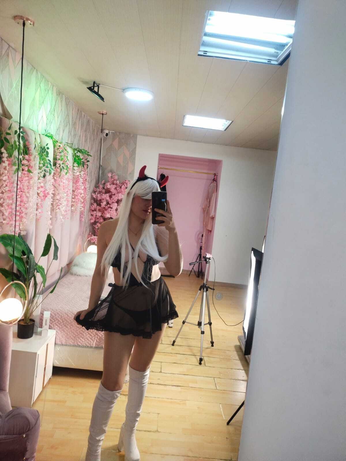 ItzelCarter_19
