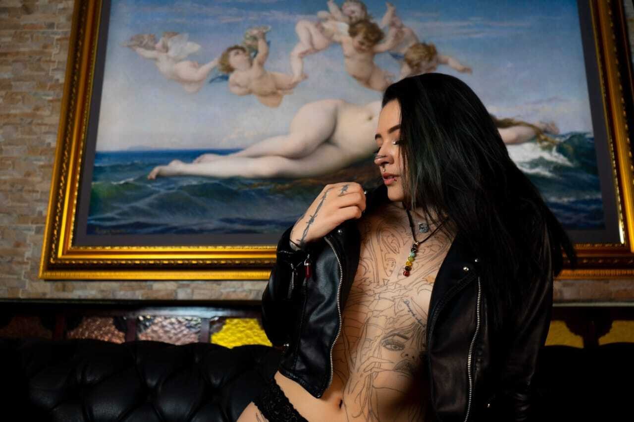 Kitty_ravee