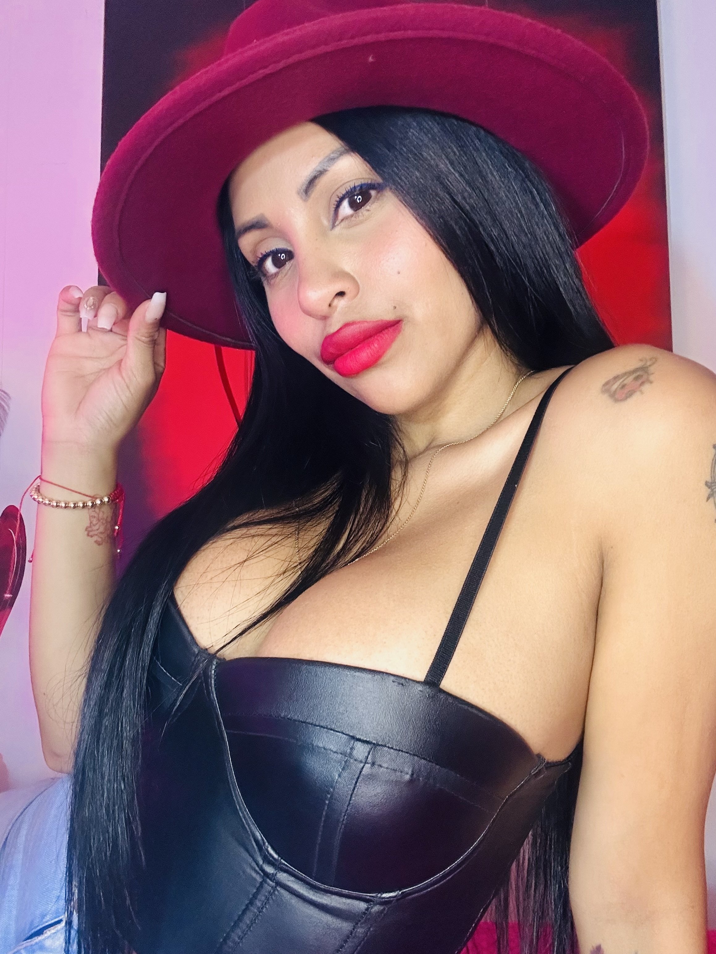 LATINA_BIG_CLITXXX