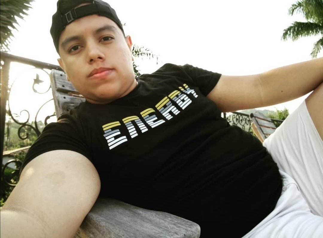 Liam_FeetLover