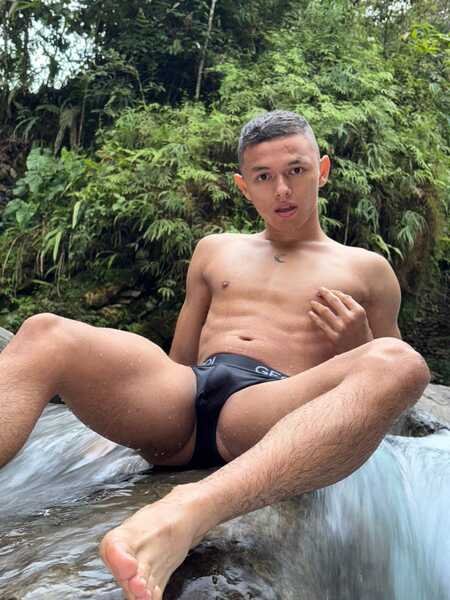 louisrey from Jerkmate