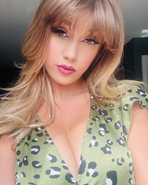 lustfulluna from Jerkmate