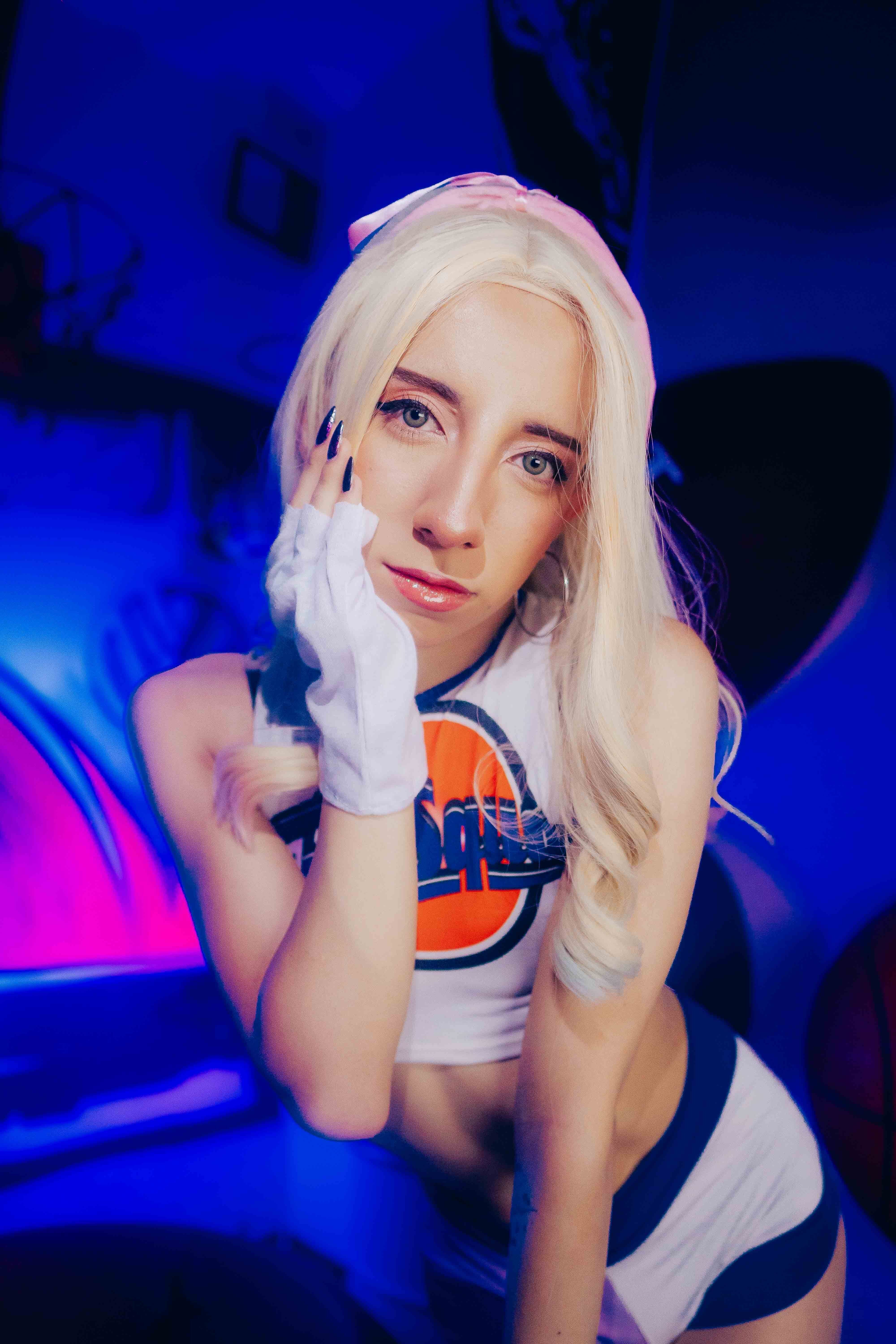 MIAADOLYN