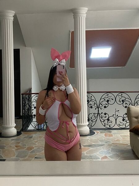 MaeveBigBoobs