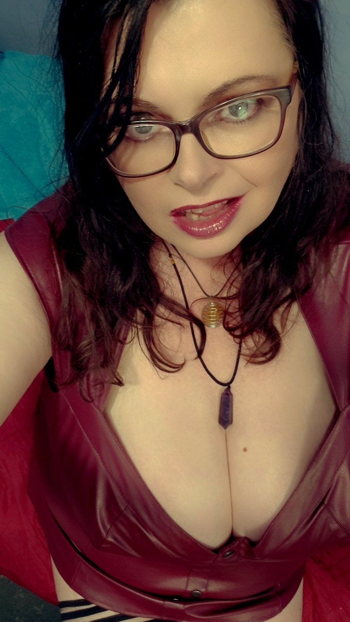 MatureBustyMilf