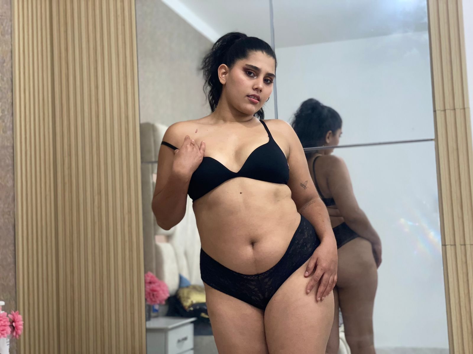 MelaniieGomez
