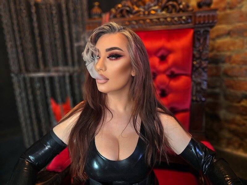 MiaBlackXO