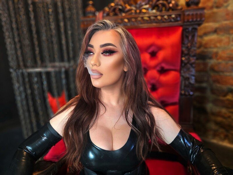 MiaBlackXO