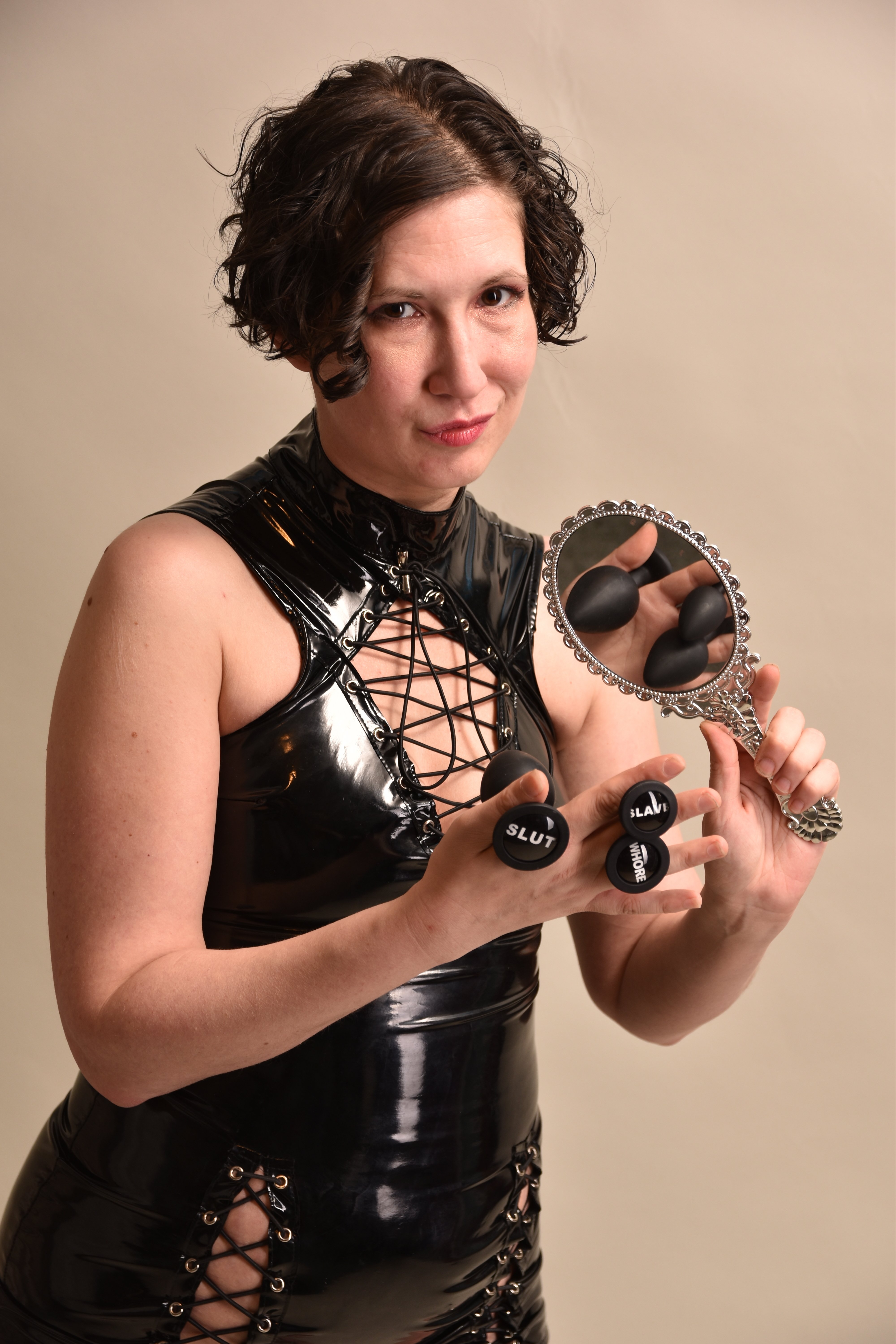 MistressVeritasVelvet