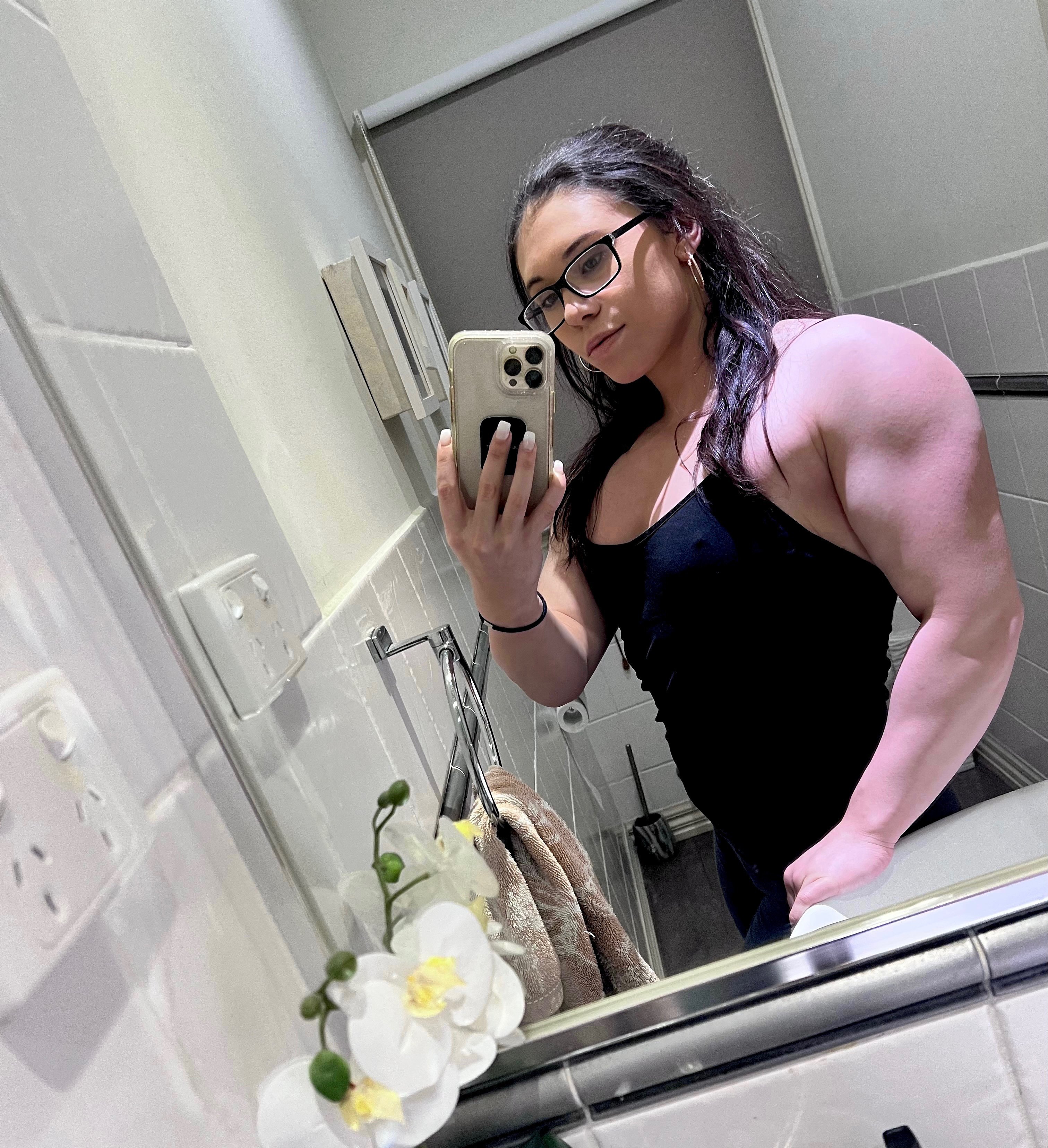 musclemermaid from Jerkmate