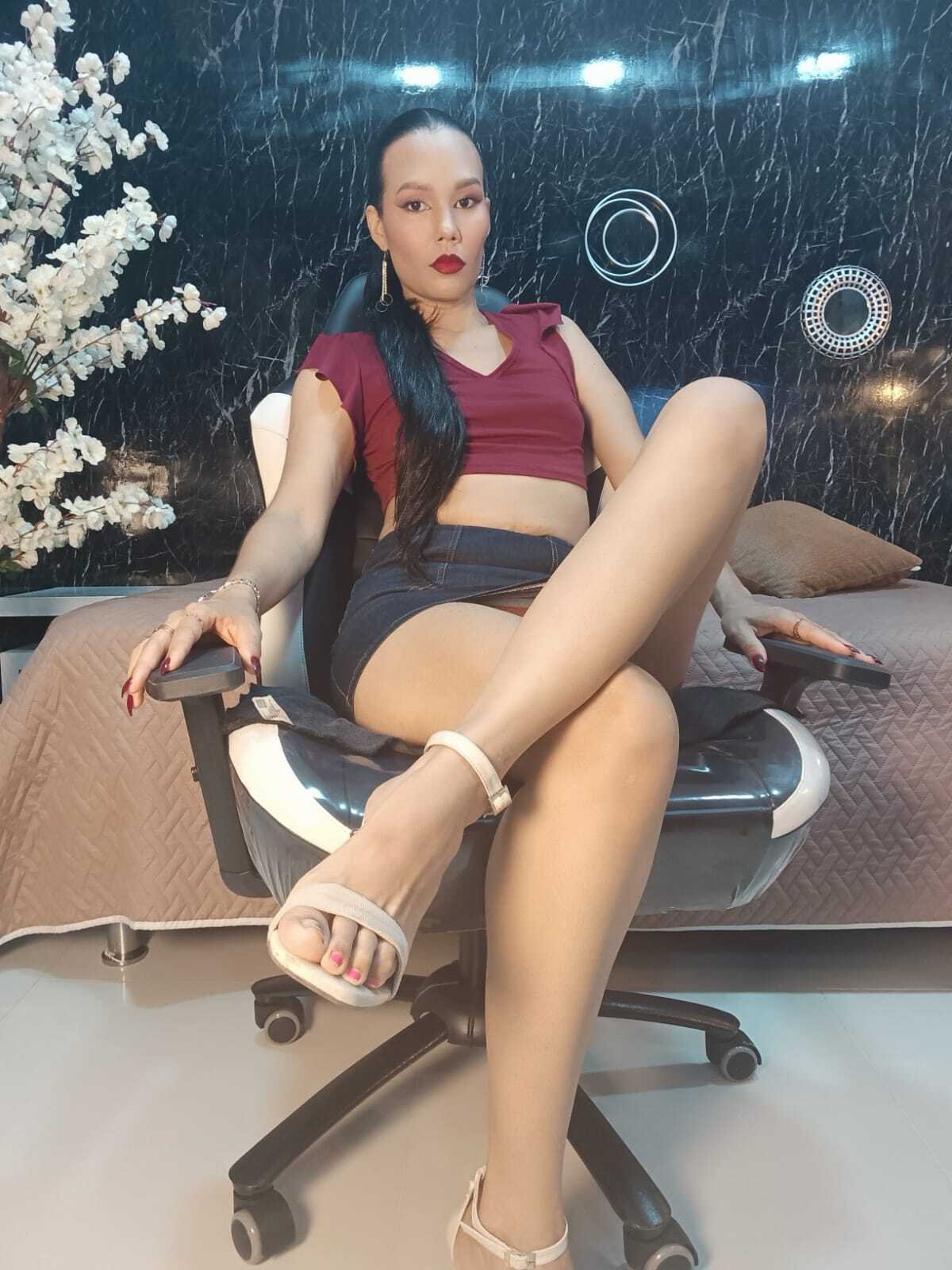 NICOLE_MILF