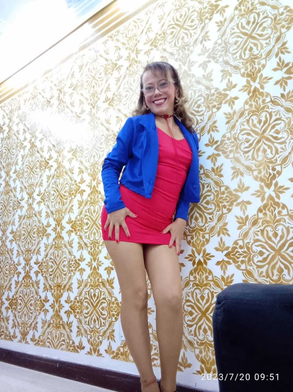 NICOLLEWAYY