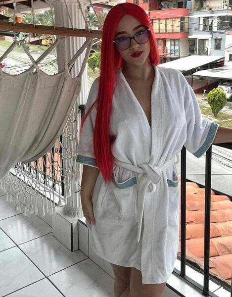 NaomiCloe