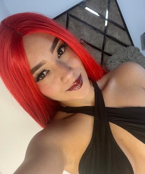 NaomiCloe
