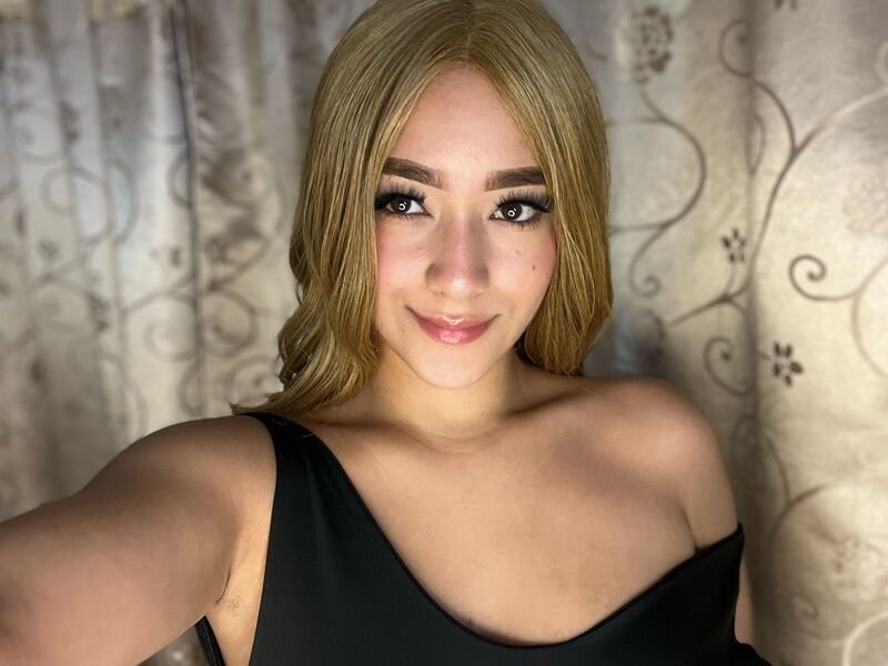 NaomiCloe