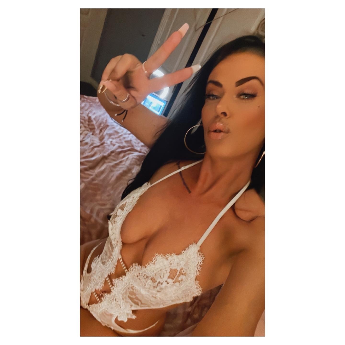 NaughtyLeahUK