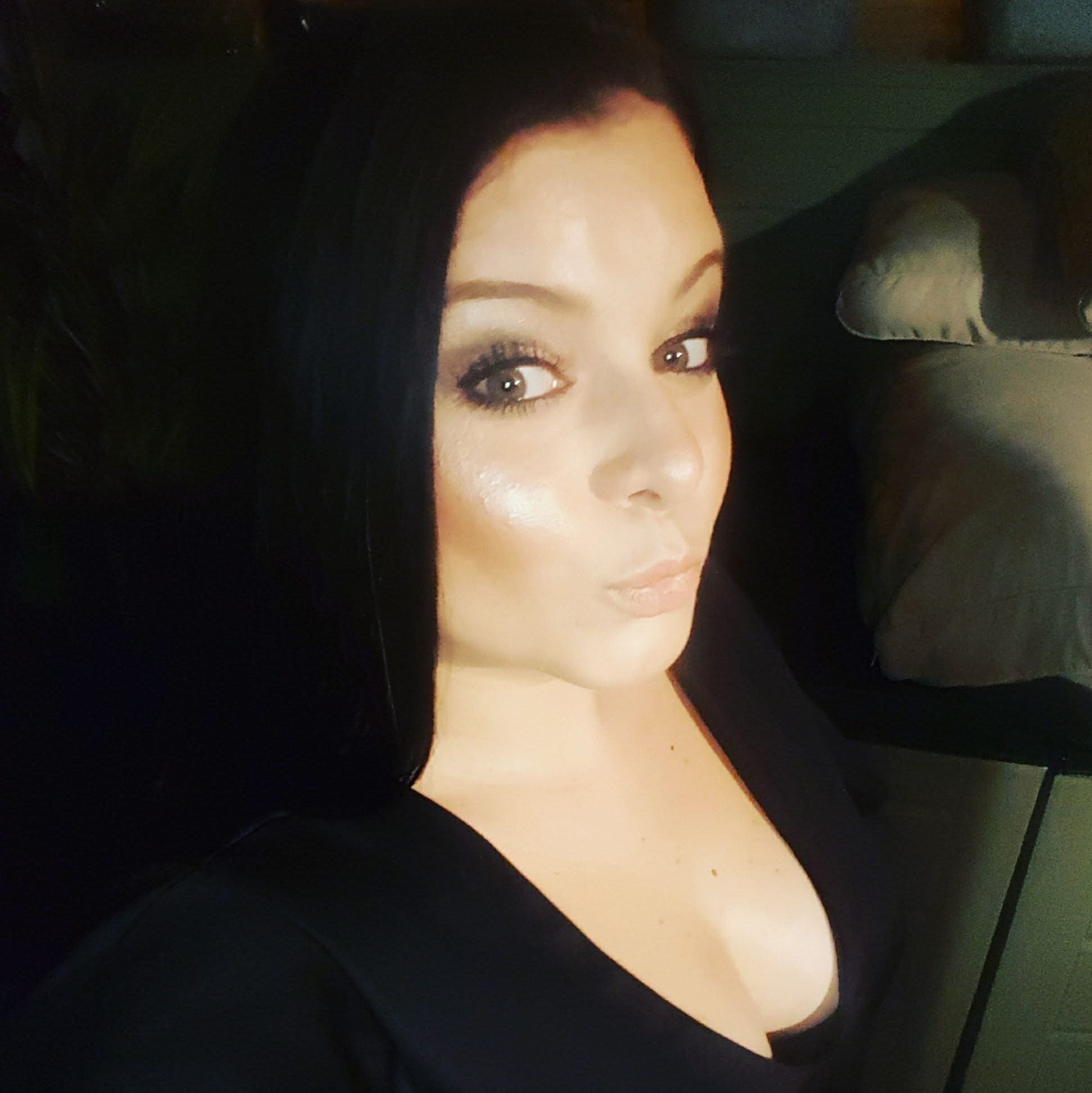 naughtywifeuk from Jerkmate