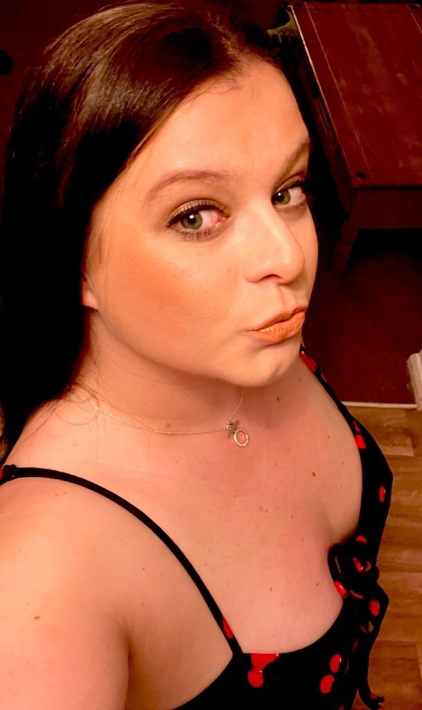 naughtywifeuk from Jerkmate