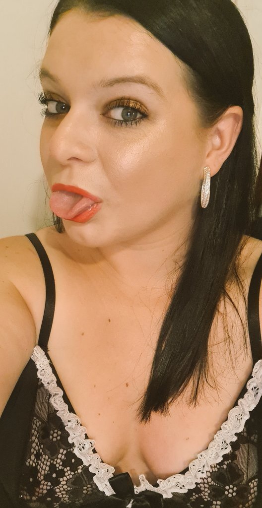 naughtywifeuk from Jerkmate