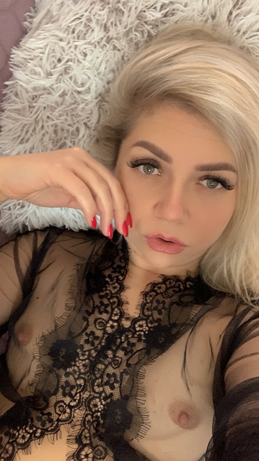 Nichole_Hill