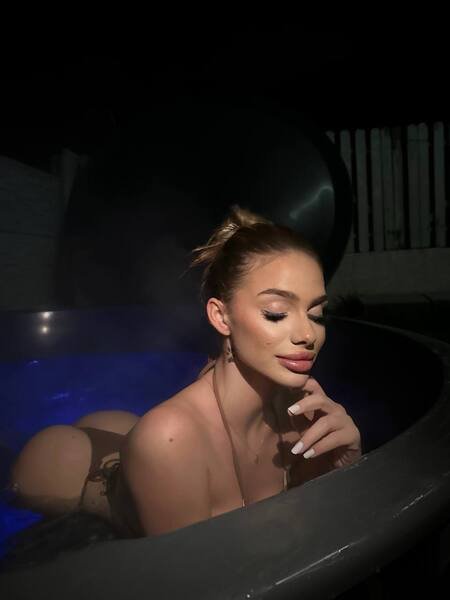 Nicole_Sarah