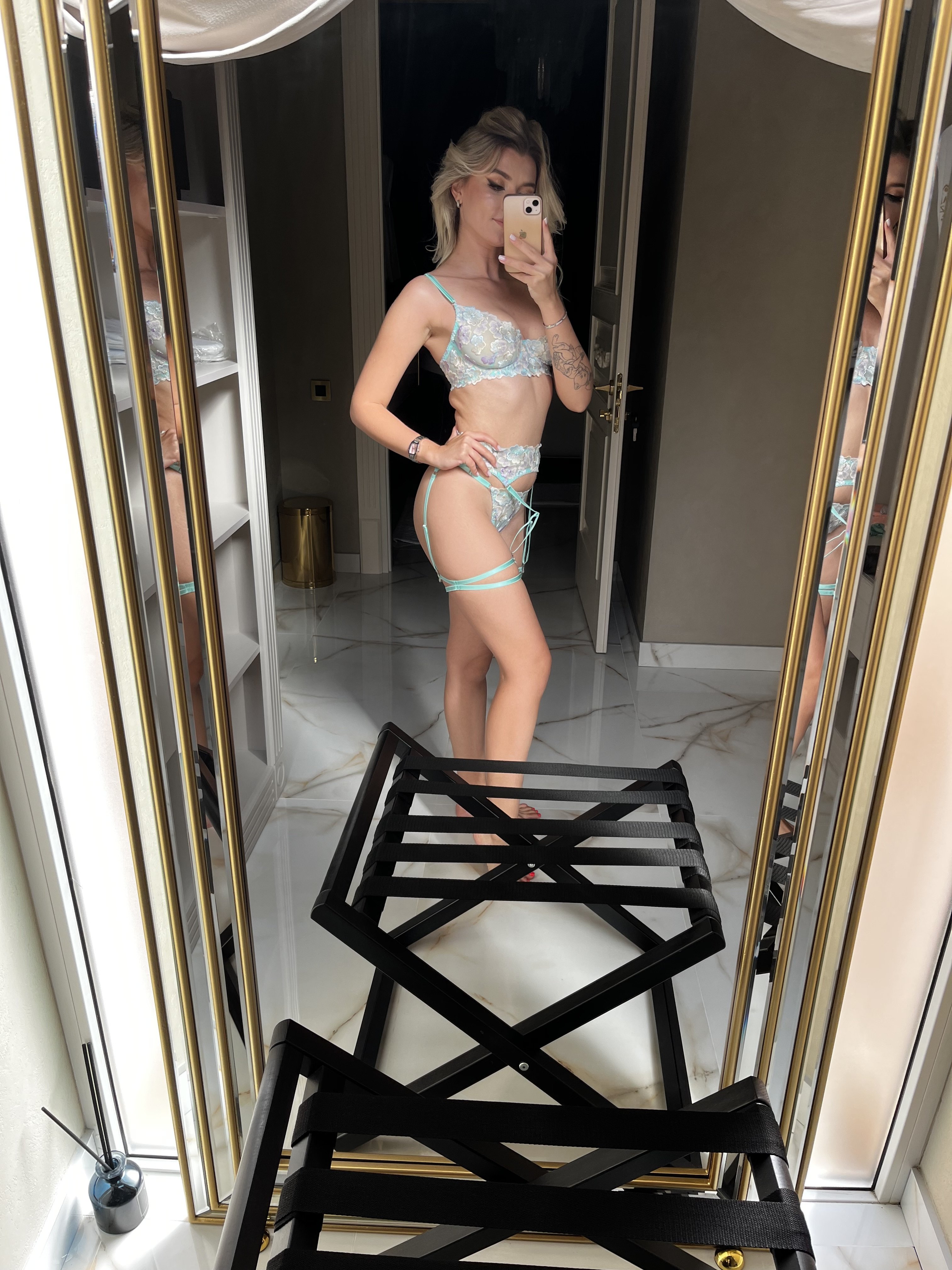 NotDumbBlondie