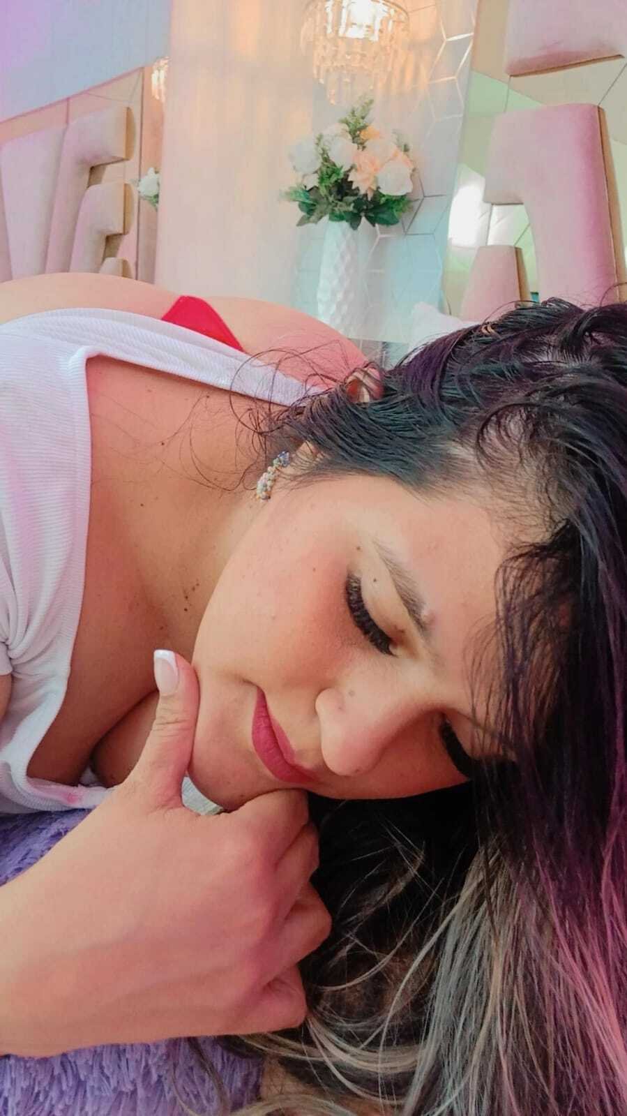 olivafoxx19 from Jerkmate