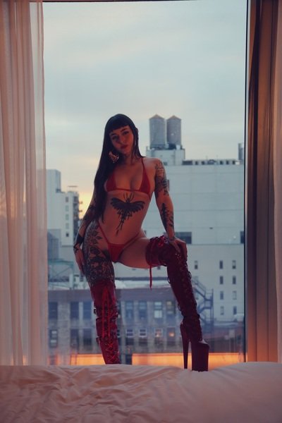 queenavaline from Jerkmate