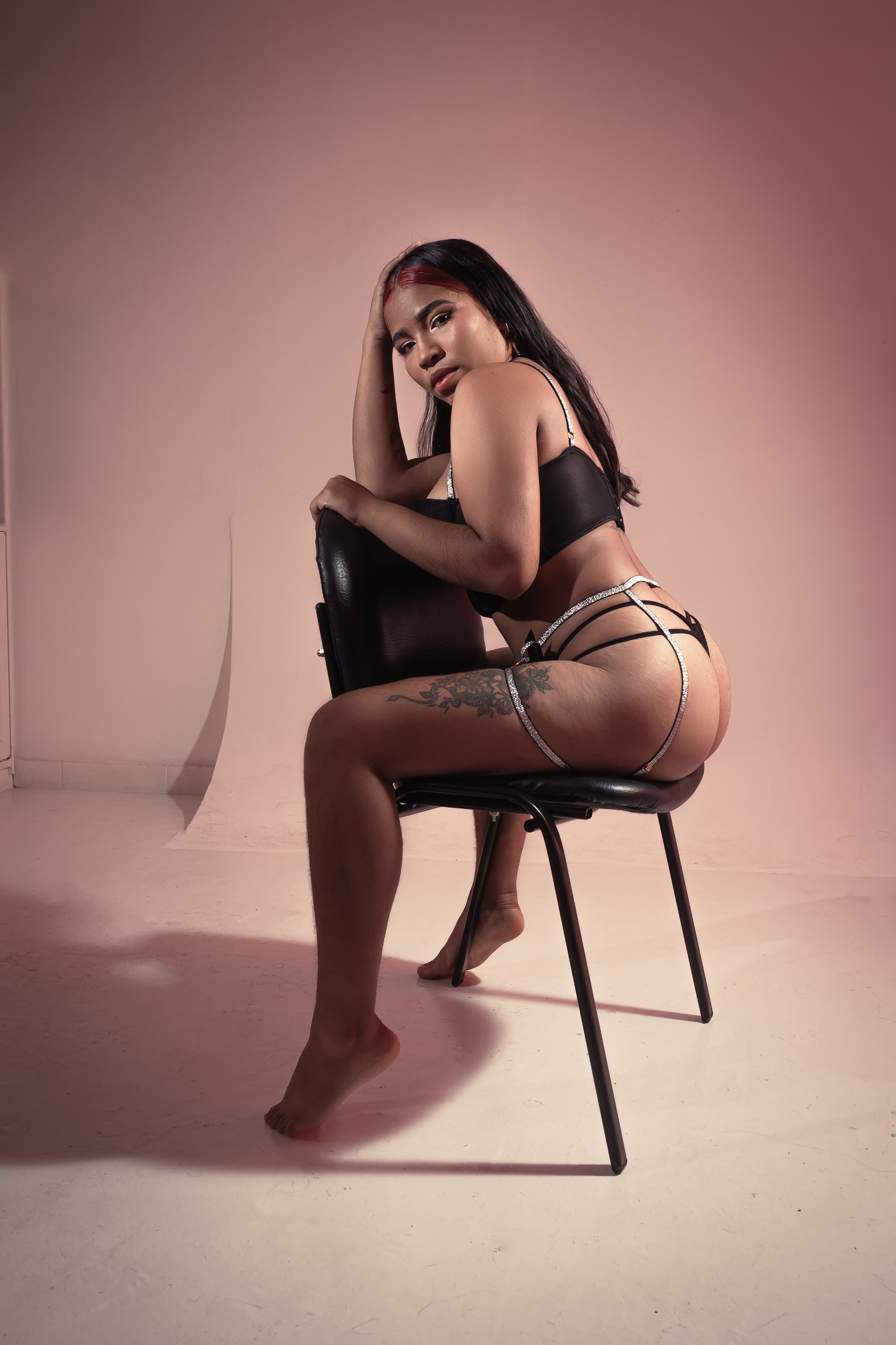 SalomeBrunette1999