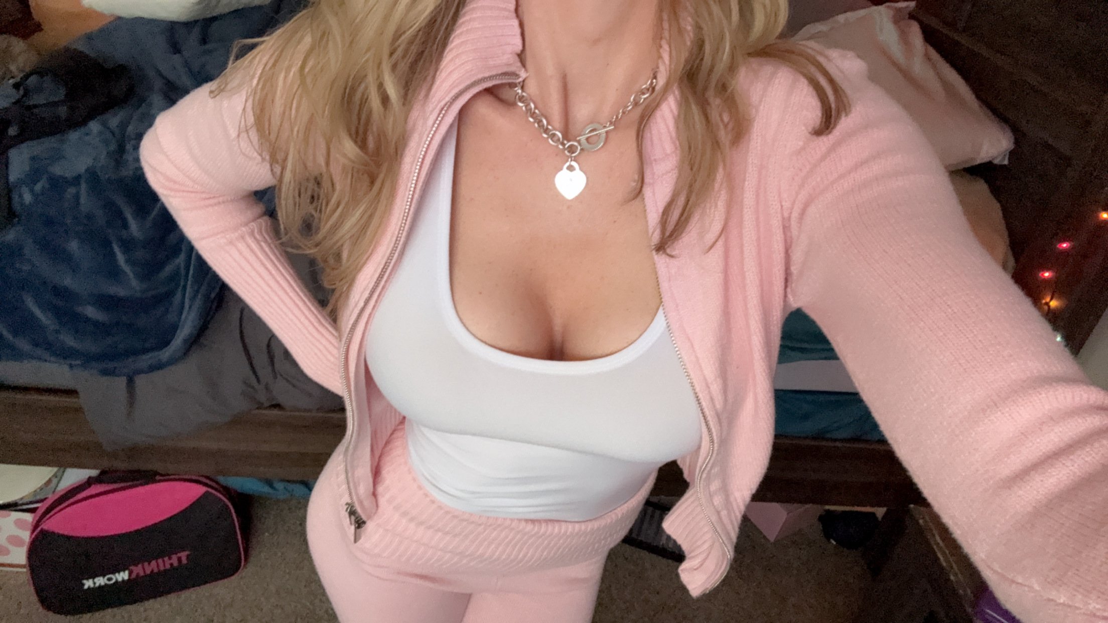 SexyBlondeBarbieXO