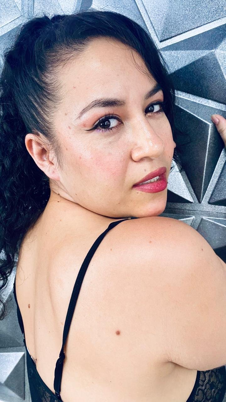 Sharon_Luxure