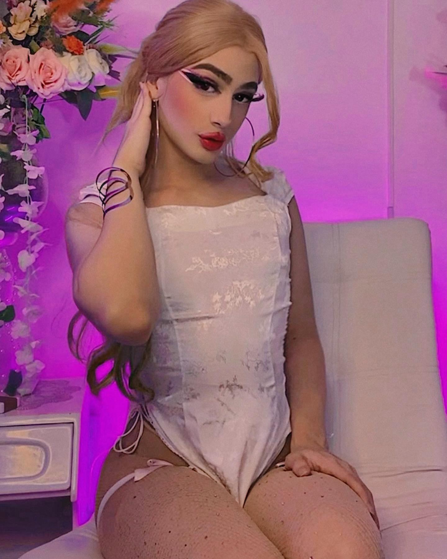 SpicyBlondes