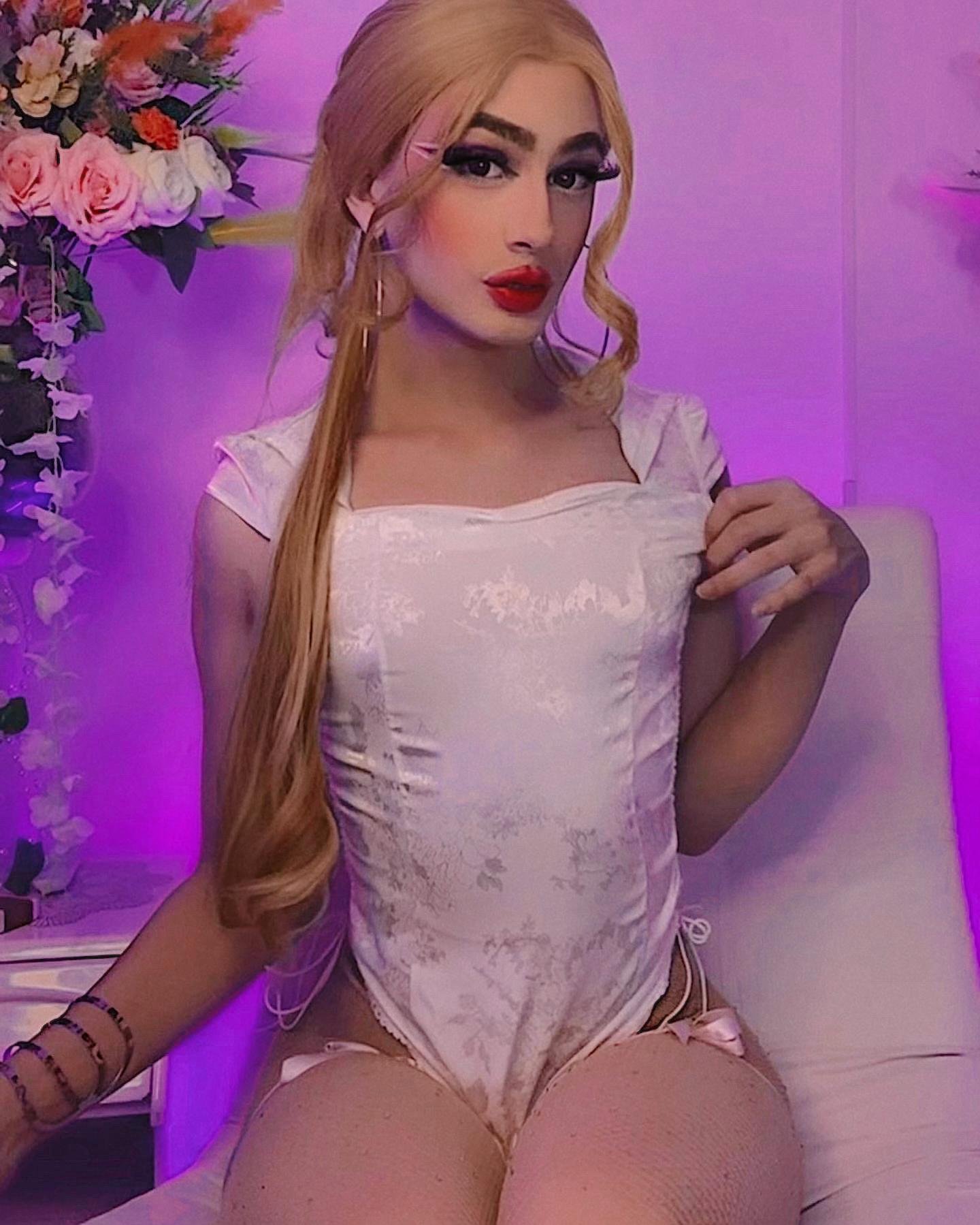 SpicyBlondes