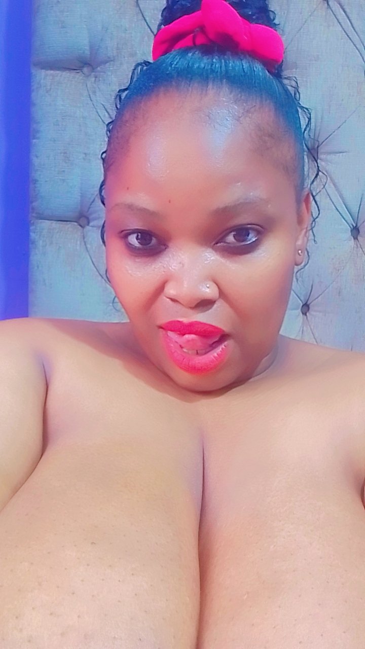 TastyboobiesXX