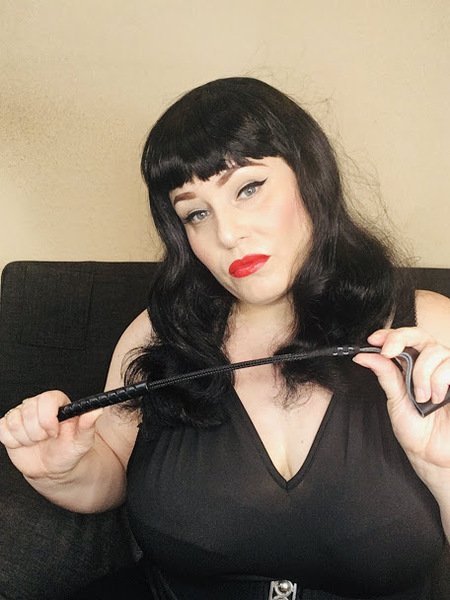 TheDevineMissDeviant